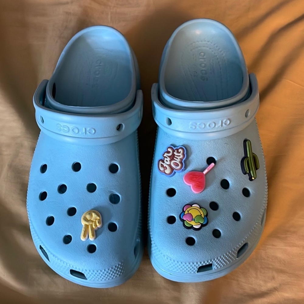 sky blue platform crocs w/ jibbitz - W sz 9